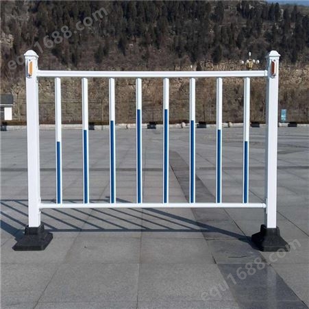 人行道市政道路护栏 城市道路分隔防撞围栏 篮篮网金属 质量保障