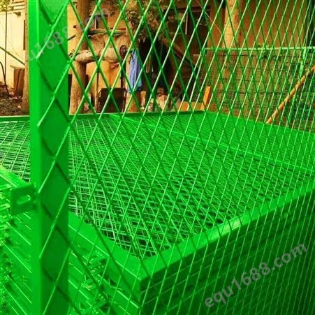 定做三角折弯护栏 边框护栏网 绿色铁丝网 厂区隔离栅