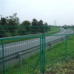高速公路铁丝围网 交通公路护栏厂家 高速公路防护栏报价