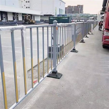 镀锌市政护栏 道路护栏 篮篮网金属 定制