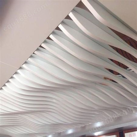 铝方通吊顶 烤漆木纹铝方管 铝天花装修材料 润盈定制